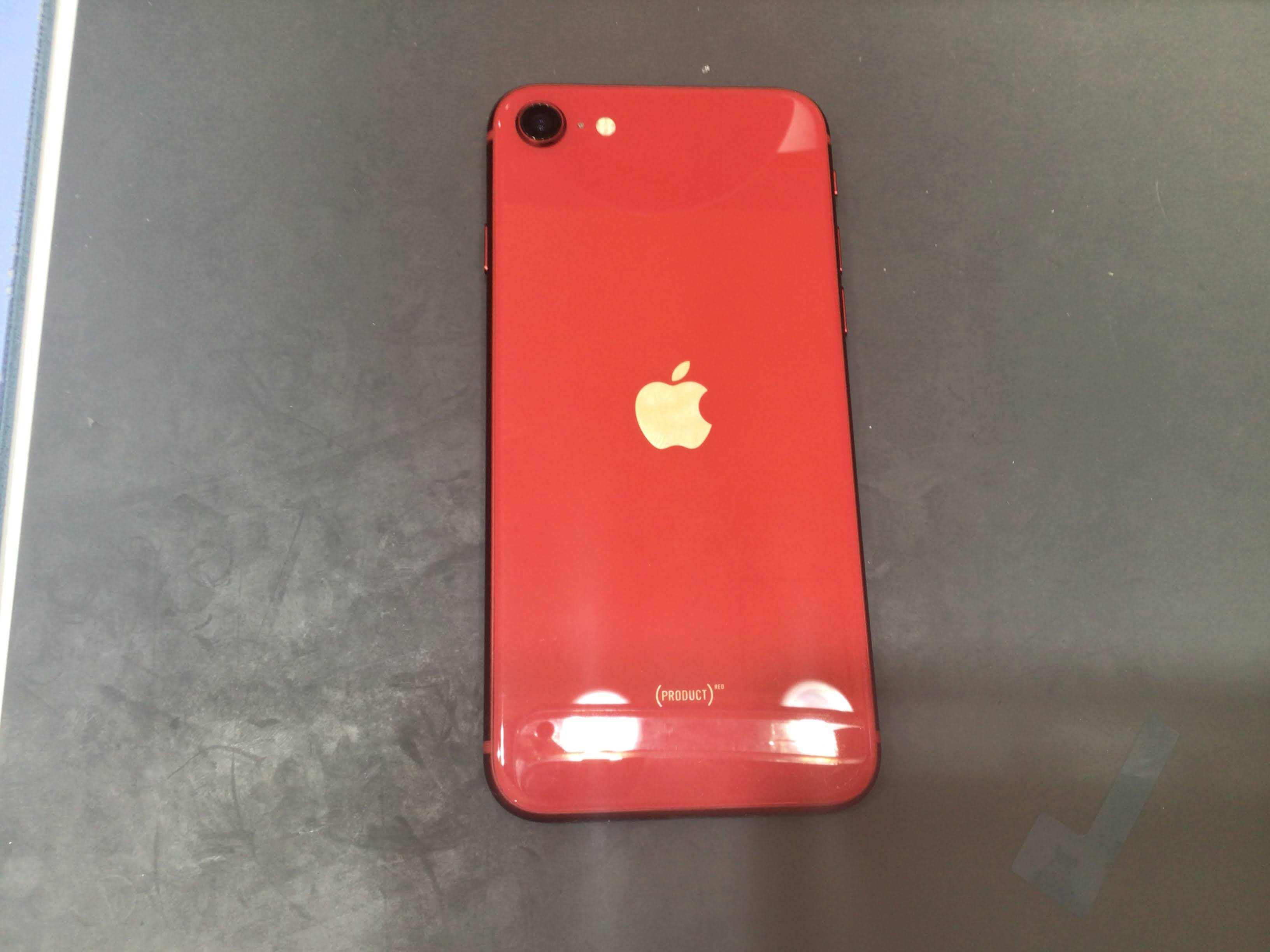 iPhoneSE2バッテリー修理　データをそのまま・最短即日修理のスマホ修理工房イーアス高尾店にご相談下さい！
